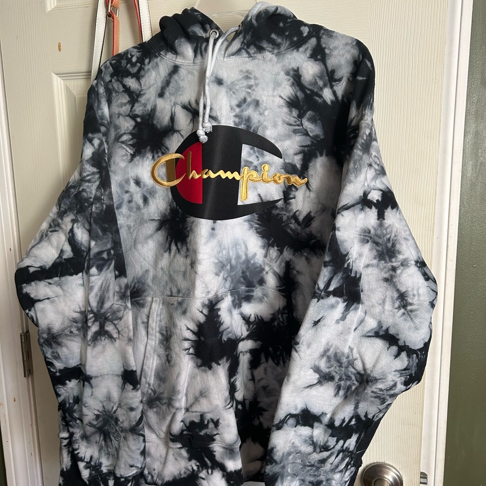 Xl champion unisex sweatshirt. Great condition embroidered